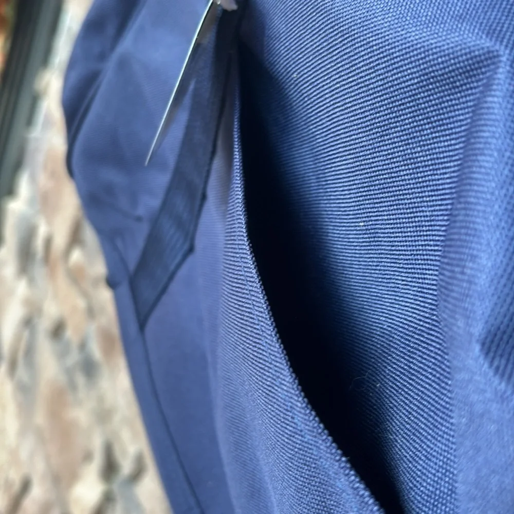 CANVAS CARRY ALL. ZIPPERS POCKETS AND LIGHTWEIGHT.NAVY BLUE W SHOULDER STRAP - Picture 7 of 8